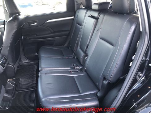 Used 2016 Toyota Highlander XLE w/ Protection Package #3 AWD/4WD image 16