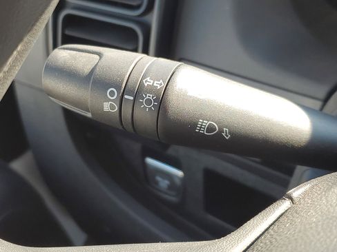 Used 2025 RAM ProMaster 2500 w/ Convenience Group image 12