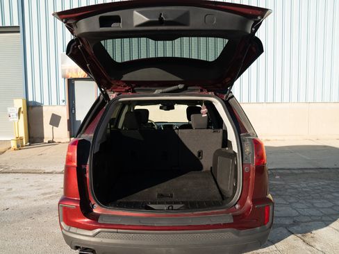 Used 2016 GMC Terrain SLE image 16