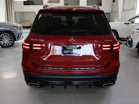 Used 2024 Mercedes-Benz GLB 250 4MATIC image 44