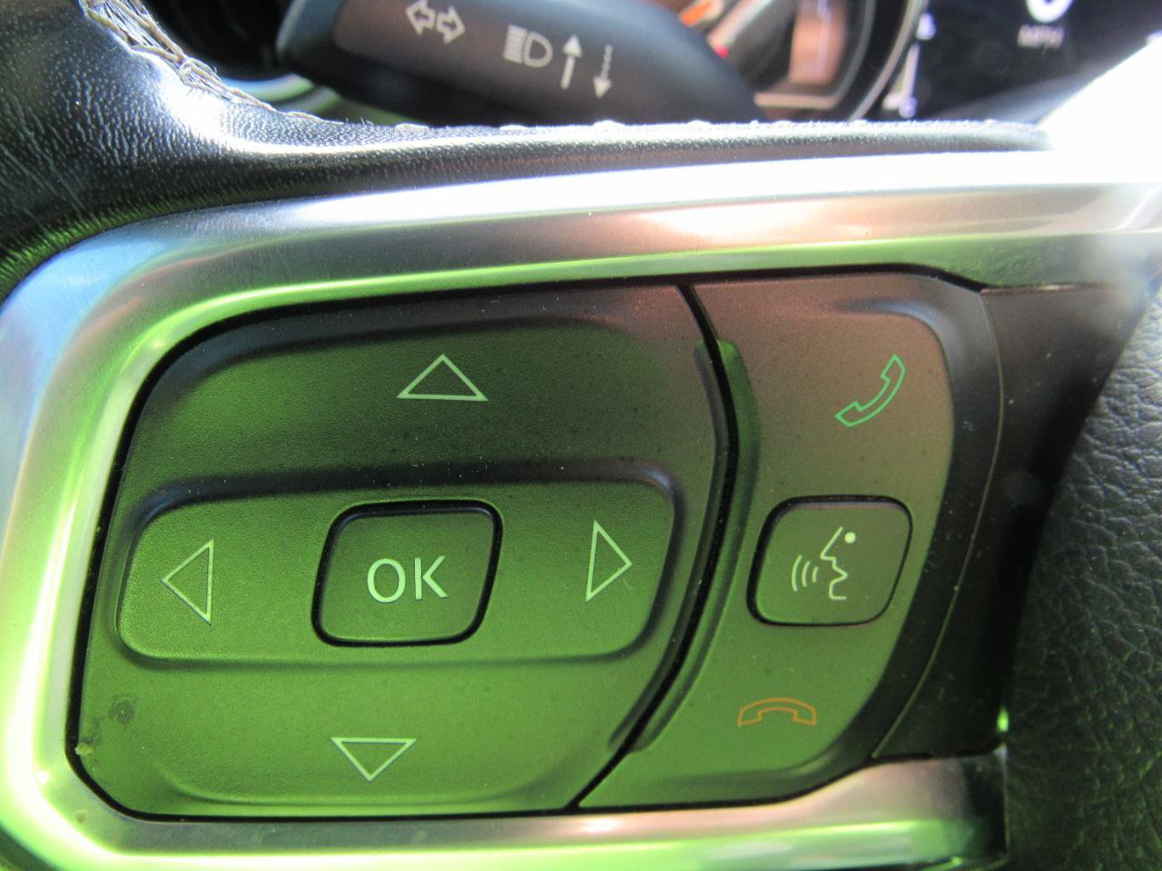 Used 2019 Jeep Wrangler Unlimited Sahara w/ Uconnect 4C Nav & Sound Group AWD/4WD image 19