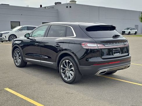 Used 2023 Lincoln Nautilus Reserve AWD/4WD image 3