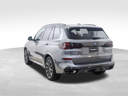 New 2026 BMW X5 xDrive50e image 3