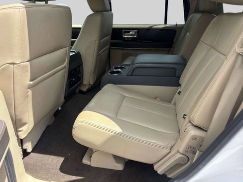 Used 2017 Lincoln Navigator Reserve AWD/4WD image 10