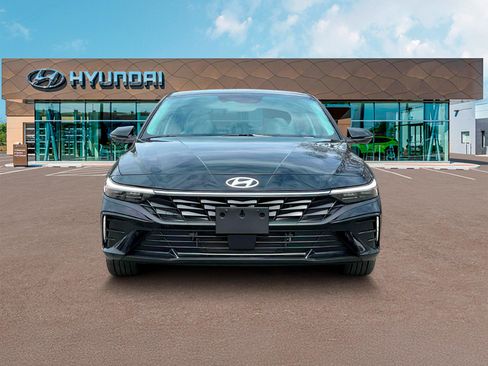New 2025 Hyundai Elantra Limited image 12