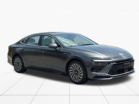 Used 2025 Hyundai Sonata SEL FWD image 8