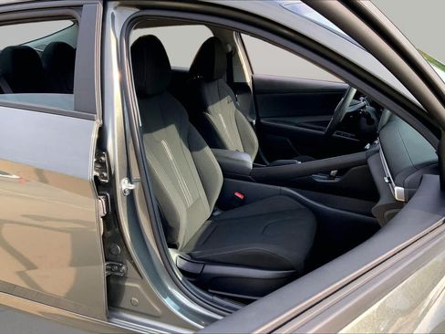 Used 2024 Hyundai Elantra SEL FWD image 9