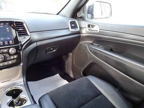 Used 2022 Jeep Grand Cherokee Laredo X image 20