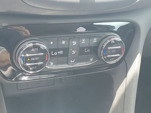 Used 2023 Buick Encore GX Select FWD image 28