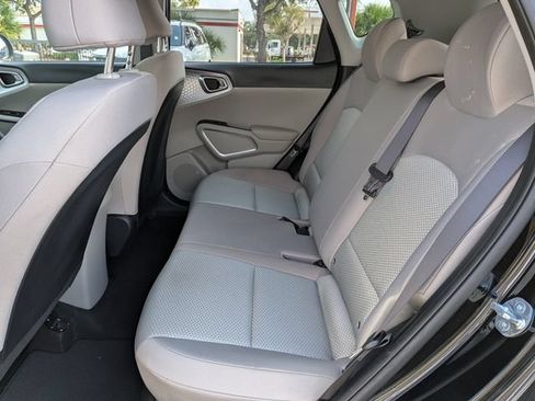 Certified 2025 Kia Soul LX w/ LX Technology Package FWD image 15