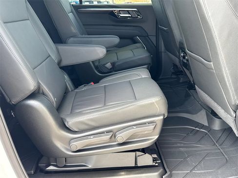 New 2026 Chevrolet Suburban LT w/ Comfort Package image 16