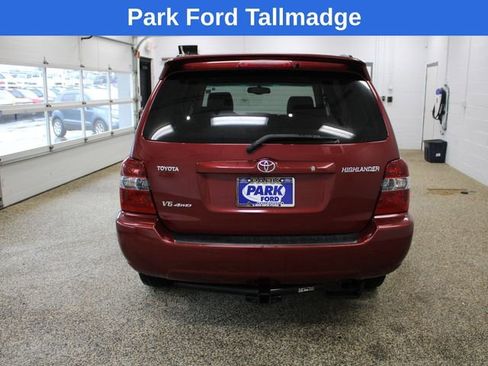 Used 2005 Toyota Highlander Limited AWD/4WD image 4