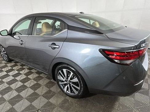 Used 2020 Nissan Sentra SV w/ SV Premium Package FWD image 4