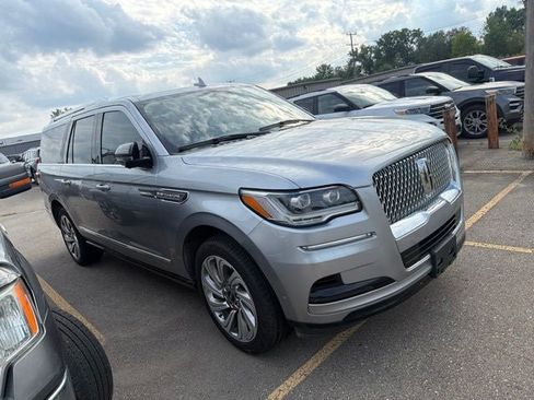 Used 2024 Lincoln Navigator L Reserve w/ Equipment Group 201A AWD/4WD image 5