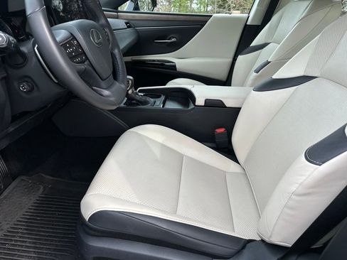 Used 2024 Lexus ES 350 w/ Premium Package image 18
