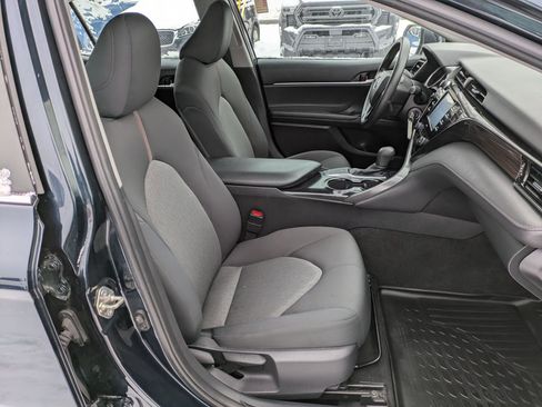 Used 2020 Toyota Camry LE image 19