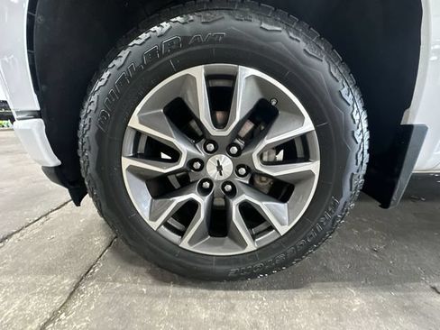 Used 2019 Chevrolet Silverado 1500 RST AWD/4WD image 23