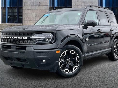 Certified 2025 Ford Bronco Sport Outer Banks w/ Outer Banks Tech Package+ image 2