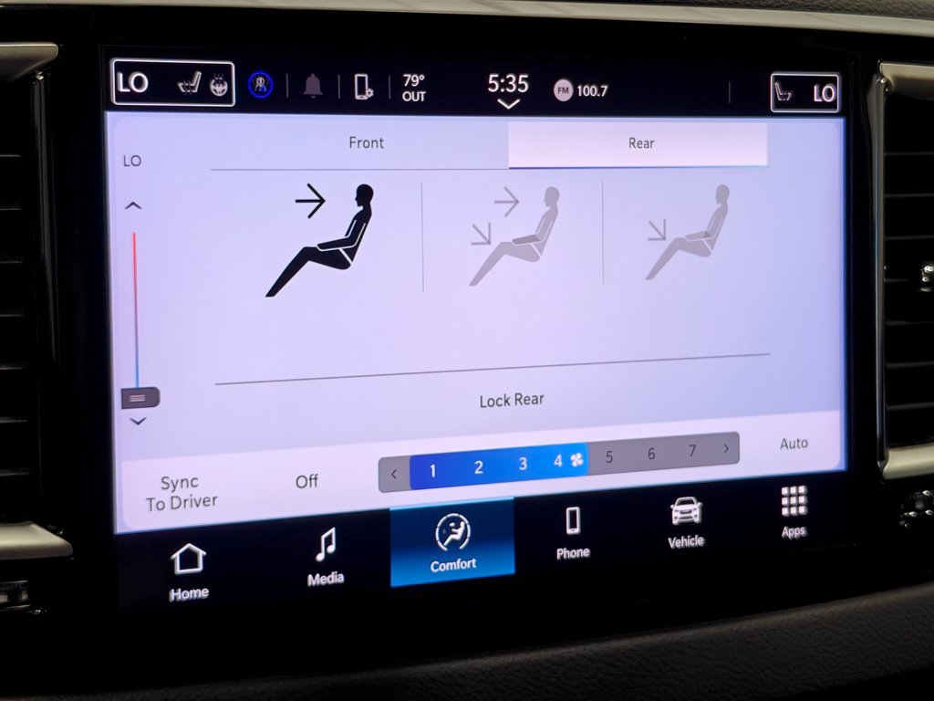 Used 2024 Chrysler Pacifica Touring-L FWD image 40