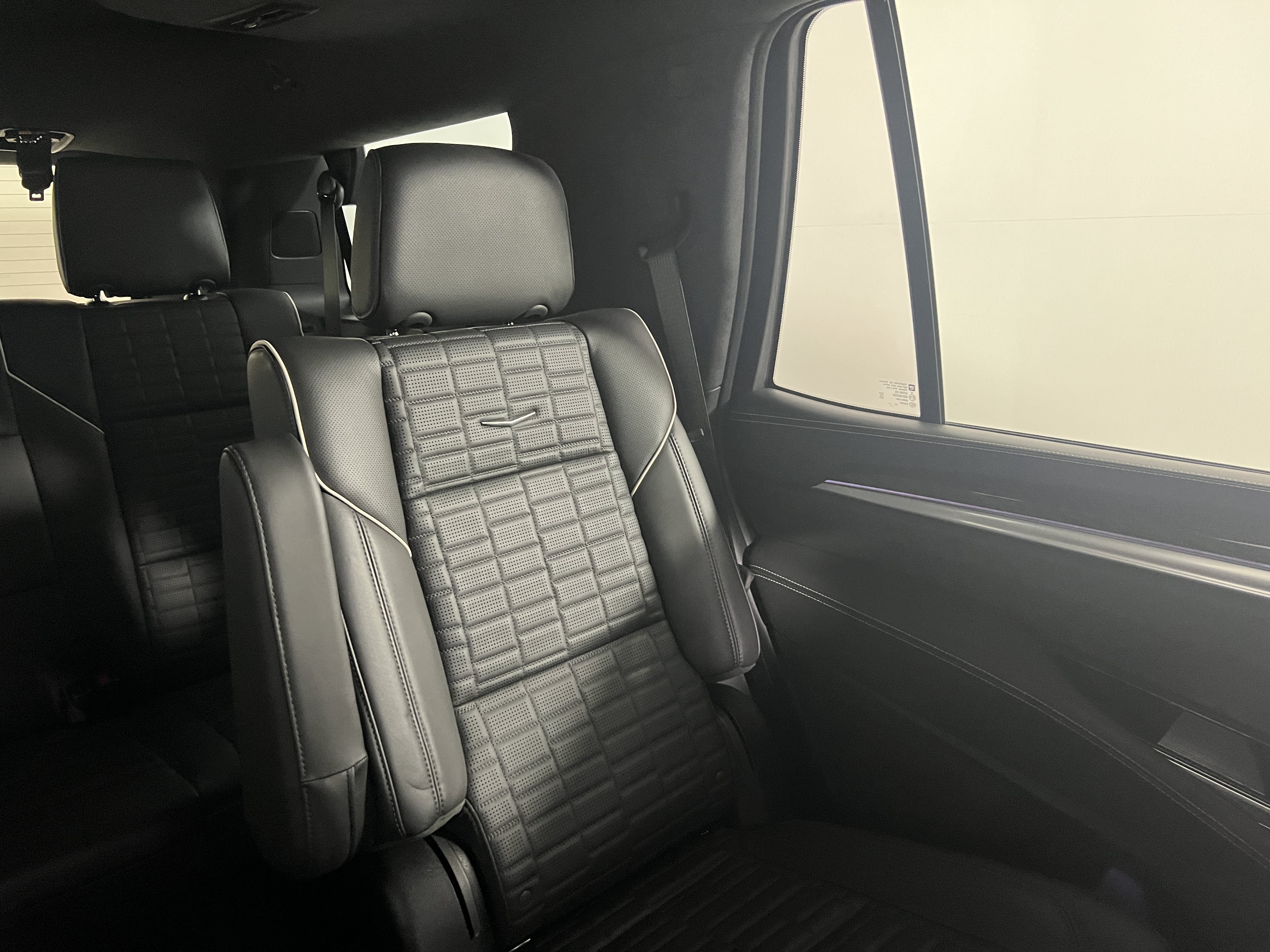 Used 2026 Cadillac Escalade Platinum Sport w/ LPO, ONYX Package AWD/4WD image 15
