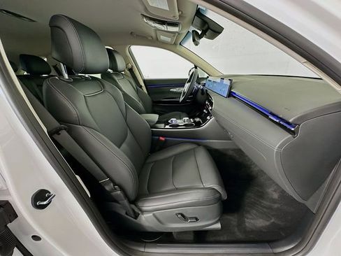 Certified 2026 Genesis GV70 2.5T image 28