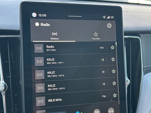 New 2026 Volvo XC60 T8 Ultra w/ Climate Package image 15