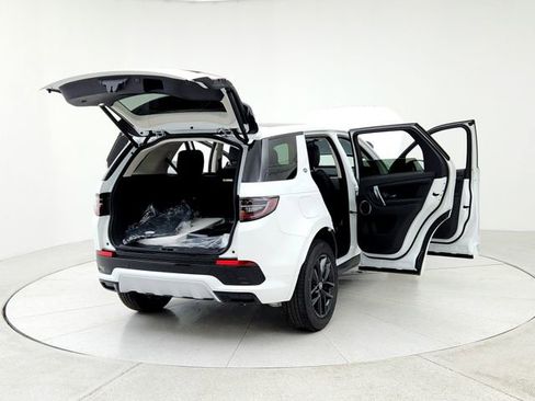 Used 2025 Land Rover Discovery Sport S image 11