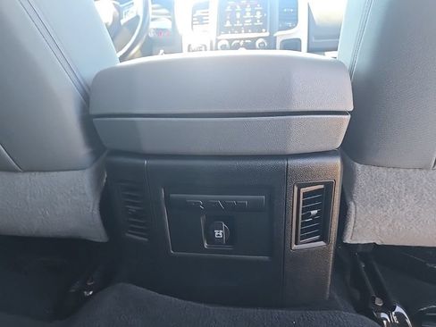 Used 2019 RAM 1500 Big Horn AWD/4WD image 34