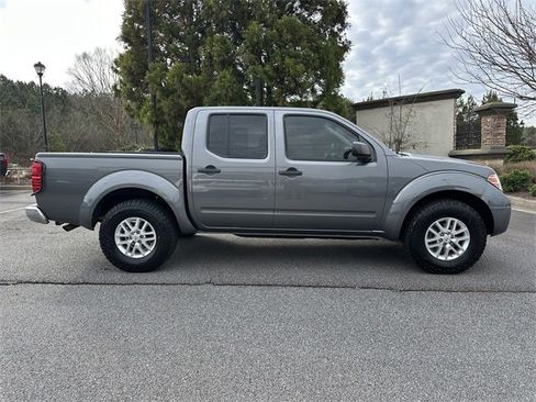 Used 2019 Nissan Frontier SV image 9