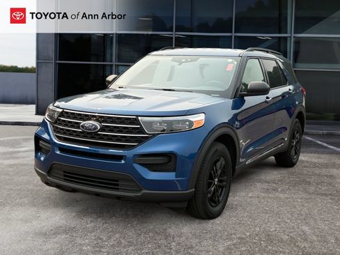 Used 2020 Ford Explorer XLT w/ Comfort Package AWD/4WD image 2