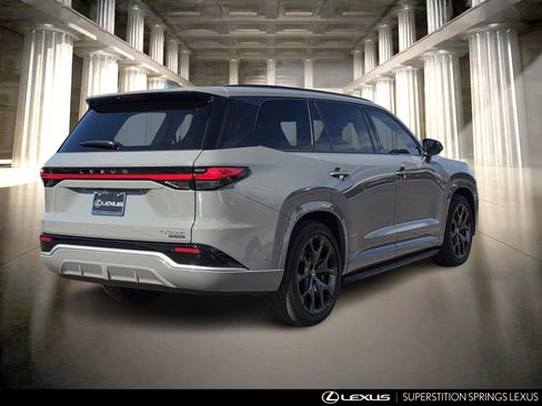 New 2026 Lexus TX 500h AWD image 4