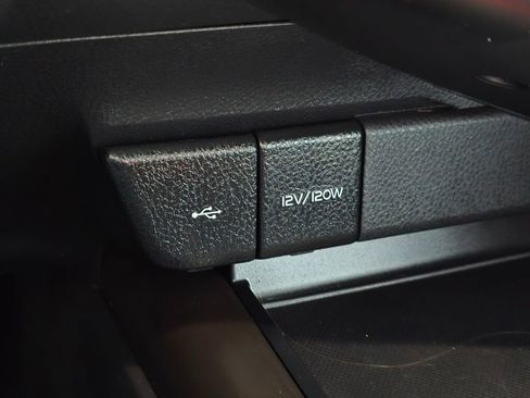 Used 2024 Toyota Camry SE w/ Cold Weather Package FWD image 34