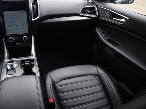 Used 2023 Ford Edge SEL image 13