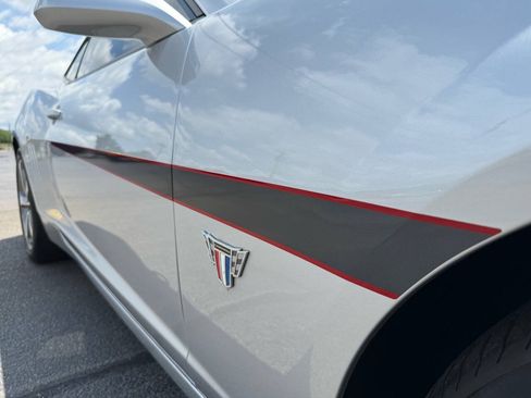 Used 2015 Chevrolet Camaro SS w/ Commemorative Special Edition RWD image 23