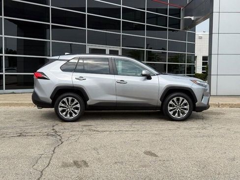 Used 2022 Toyota RAV4 XLE Premium AWD/4WD image 2