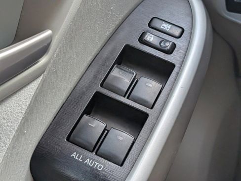 Used 2014 Toyota Prius Four image 21