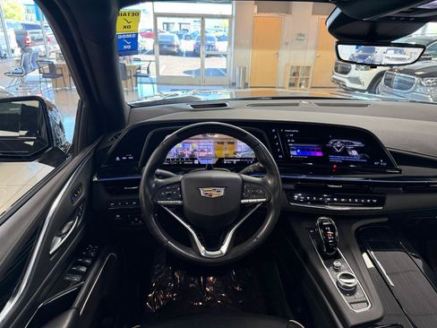 Used 2024 Cadillac Escalade ESV Sport w/ LPO, ONYX Package AWD/4WD image 19