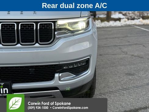 Used 2022 Jeep Wagoneer Series III w/ Flexible Seating Group image 8