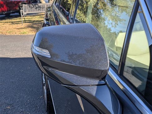 Used 2021 Cadillac XT5 Premium Luxury w/ LPO, Floor Liner Package image 13