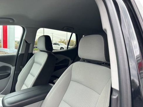 Used 2023 GMC Terrain SLE w/ Driver Convenience Package AWD/4WD image 9