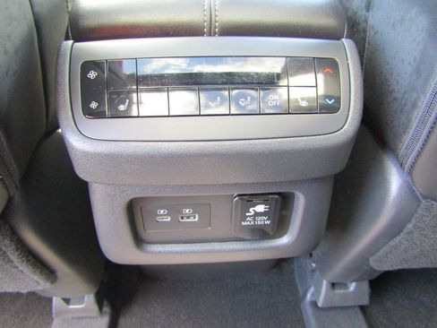 Used 2025 Nissan Pathfinder Platinum w/ Cargo Package AWD/4WD image 36