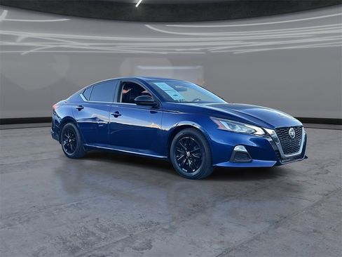 Used 2020 Nissan Altima 2.5 SR image 2
