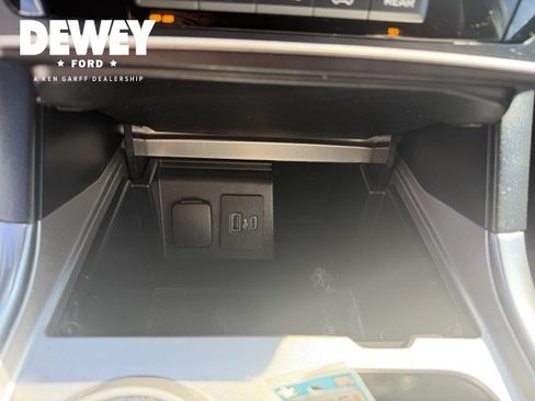 Used 2020 Ford Explorer XLT w/ Equipment Group 202A AWD/4WD image 23