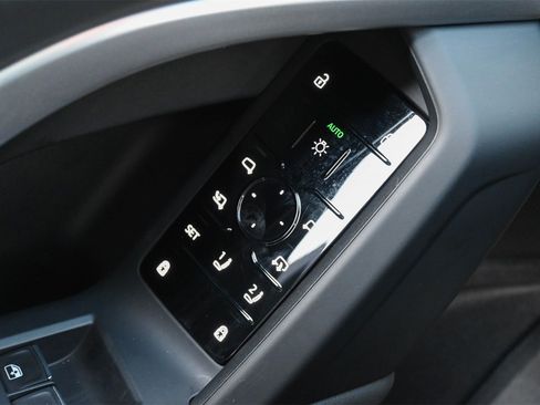 Certified 2025 Audi Q5 Premium w/ Convenience Package image 14