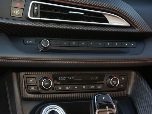 Used 2019 BMW i8 Roadster image 19