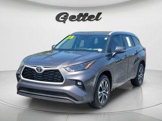 Used 2023 Toyota Highlander XLE video 1