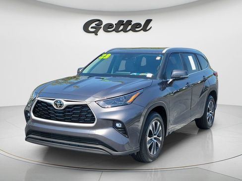 Used 2023 Toyota Highlander XLE image 1