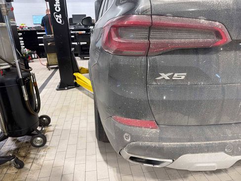 Used 2019 BMW X5 xDrive50i w/ Premium Package 2 AWD/4WD image 8