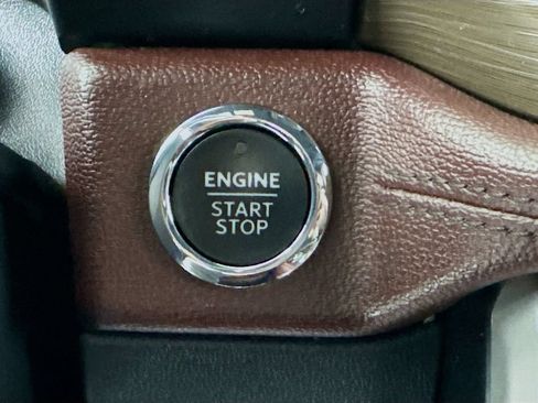 Used 2024 Ford Expedition Limited AWD/4WD image 34