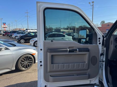 Used 2009 Ford F350 XL image 20